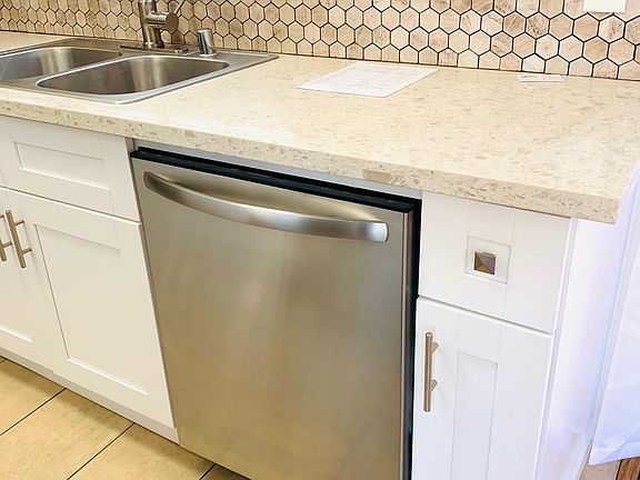 5th image of 1508 Maltman Ave #1512