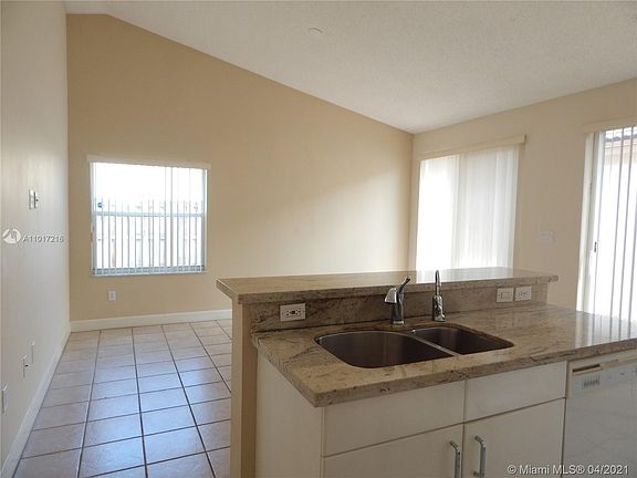 5th image of 11309 NW 52nd St