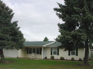 27 Woodsmill Rd, Sherman, IL 62684