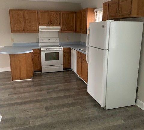 5th image of 615 Main St APT 11
