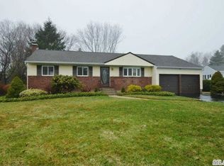 15 Pumpkin St, East Northport, NY 11731