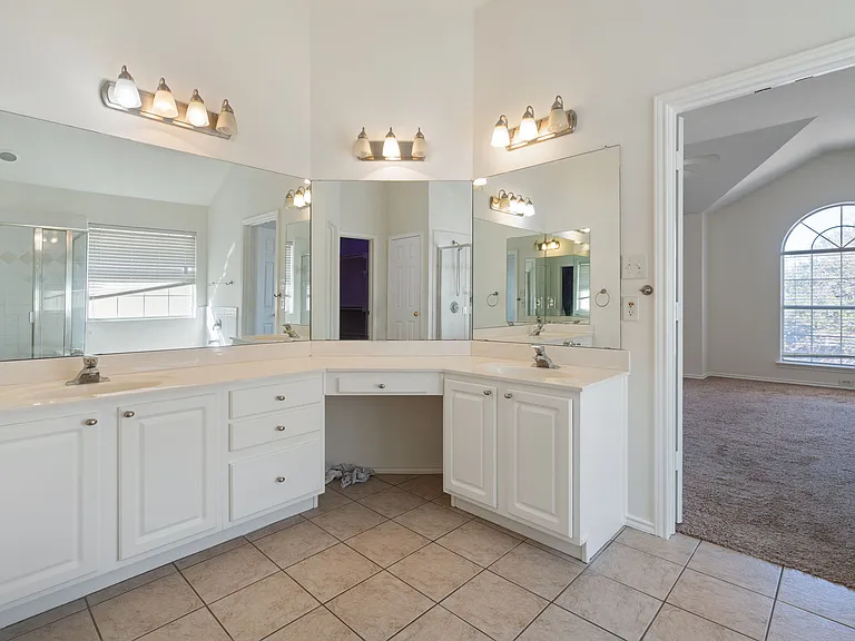 8513 Stetson Dr — Photo 17