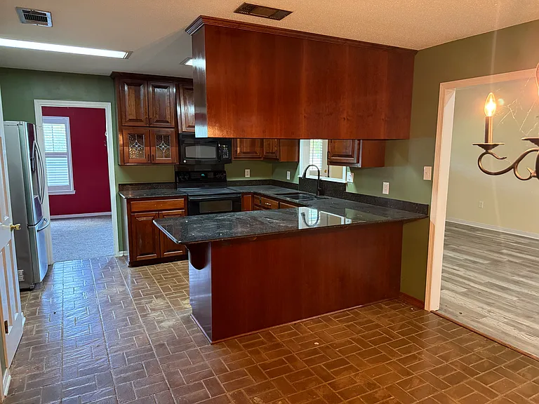 517 Hartley Rd — Photo 3