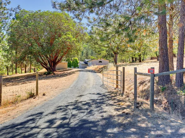 620 Wards Creek Rd, Rogue River, OR 97537