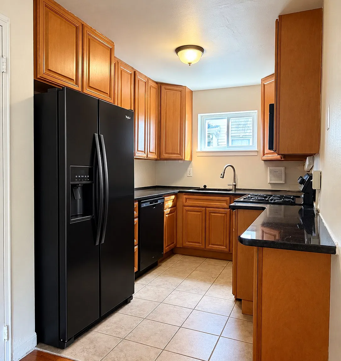 2 bed, $1,900 — Photo 1