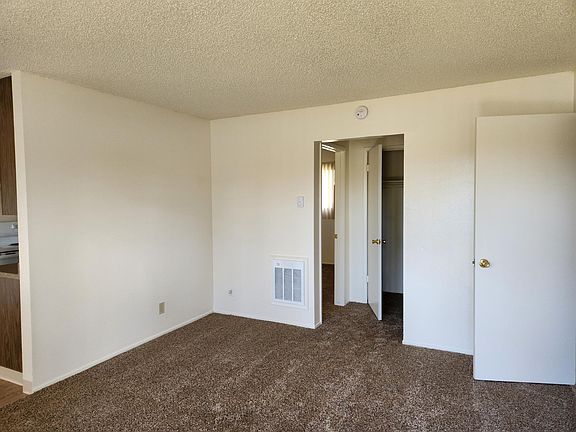 4th image of 1826 S Hutchins St #19W