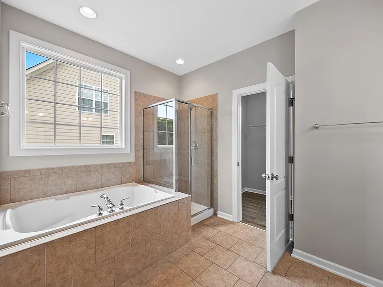 120 Hatchet Creek Ct — Photo 19