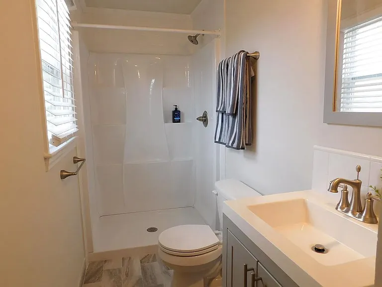 129 Charleston Dr — Photo 9