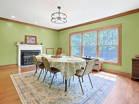 4th image of 120 Spring Valley Road