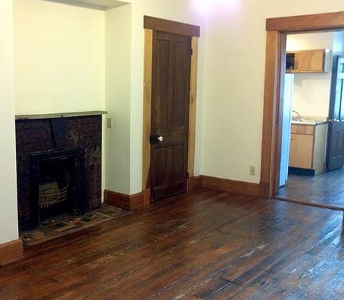 4th image of 220 E Liberty St Unit 1