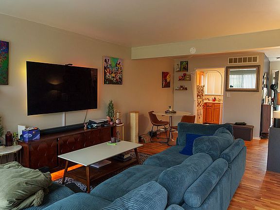 9th image of 649 Saint Maron Pl