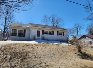 18 Pleasant St, Millinocket, ME 04462