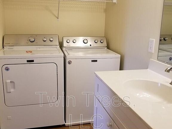 4th image of 5937 King St #C