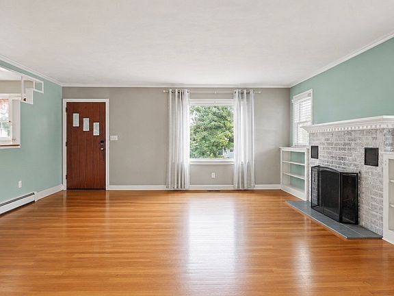 3rd image of 2803 Crescent Dr