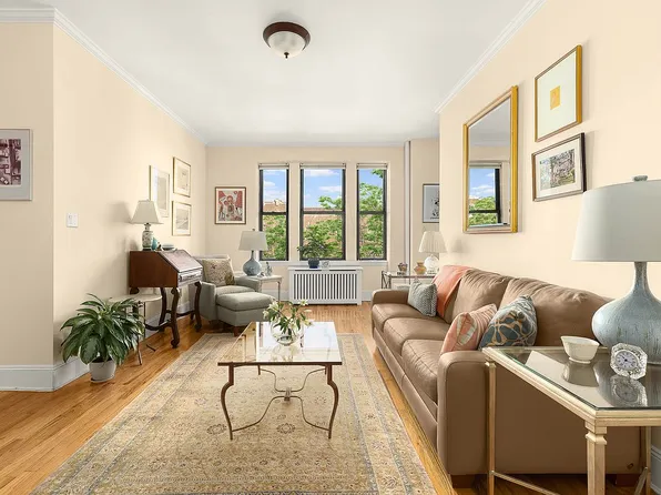 418 Saint Johns Pl APT 4B, Brooklyn, NY 11238