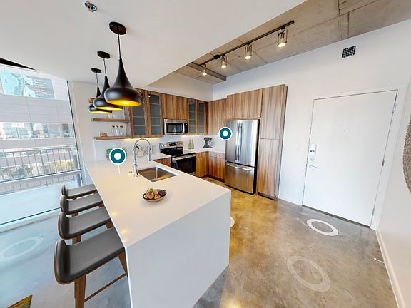 3rd image of 452 W 2nd St #2825021
