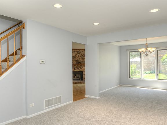 5th image of 1606 N Windsor Dr Unit 1606
