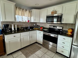 5 Duston Ave APT C, Hampton, NH 03842