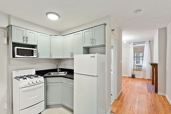 1st image of 306 E 81st St #5D