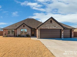 2900 S 21st St, Rogers, AR 72758