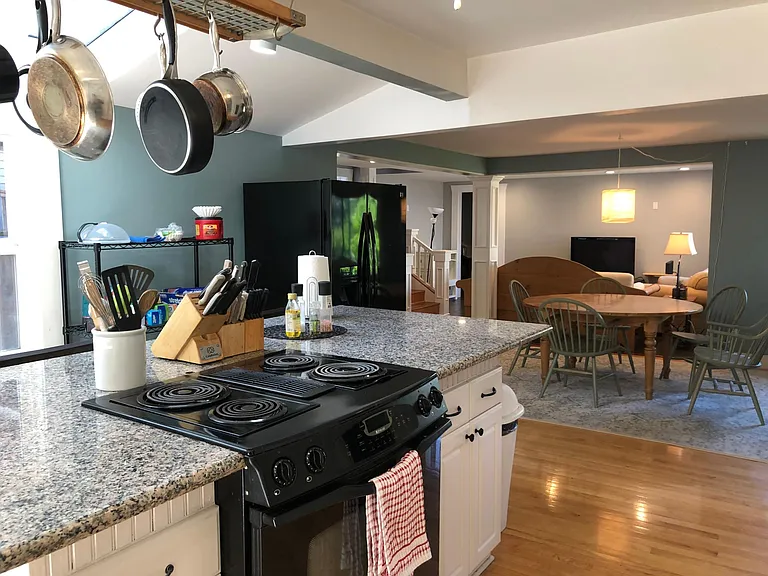 209 NW 47th St #2 — Photo 8