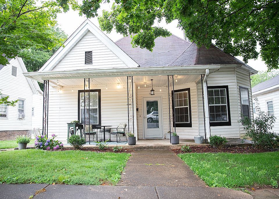 1st image of 1123 Stewart St