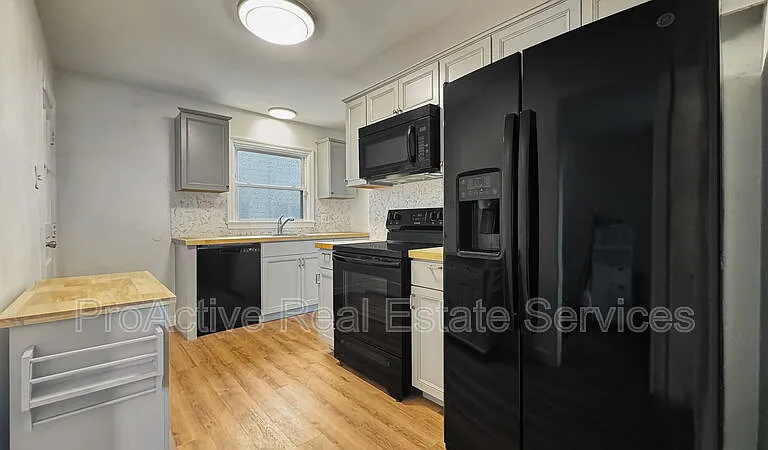 607 Lee St — Photo 5