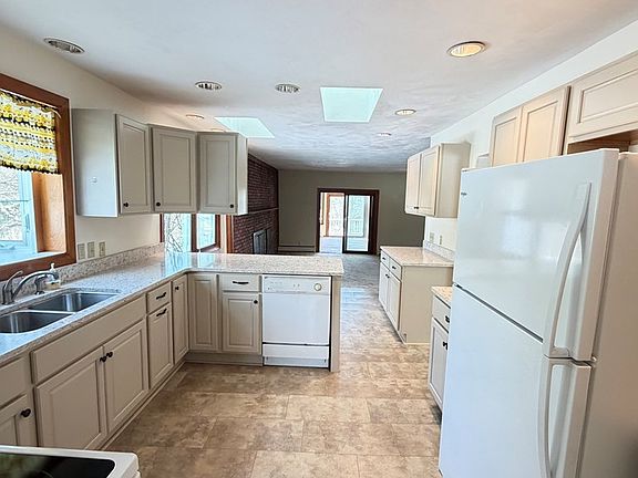 4th image of 3368 Oak Hill Rd