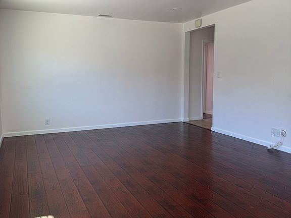 5th image of 310 N Colfax St
