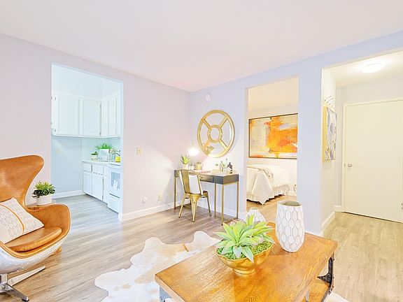 3rd image of 942 Kiely Blvd Unit A