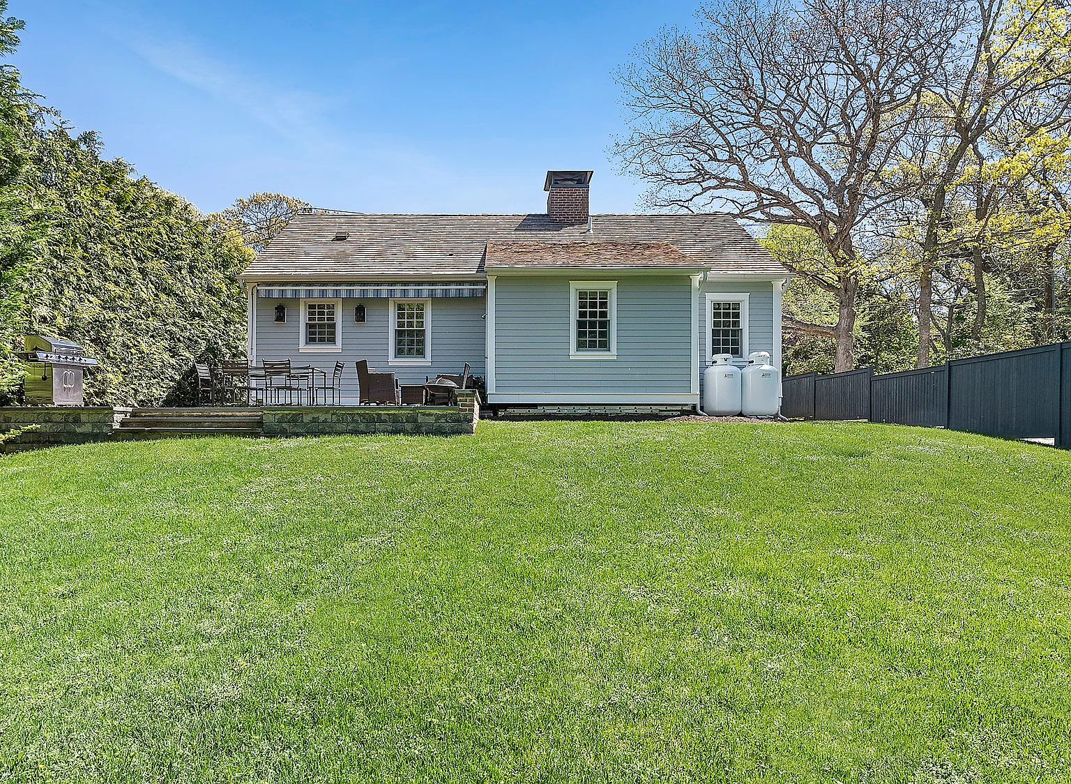 Sag Harbor Village Renovated Cottage! — Photo 2