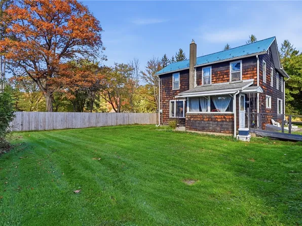 72 Mill Ln, Corning, NY 14830