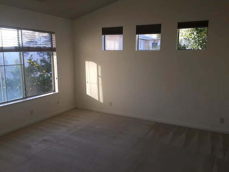 1884 Wayne Cir — Photo 4