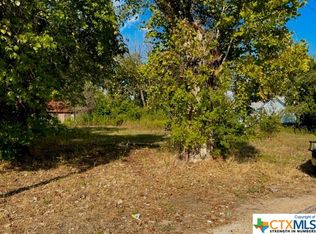 908 W Main St, Cameron, TX 76520