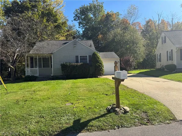 479 Valley View Dr, Painesville, OH 44077