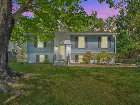 3845 Kentland Dr, Roanoke, VA 24018