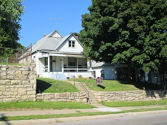 3rd image of 3612 Anderson Ave