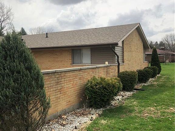 4th image of 150 W Dwight Dr