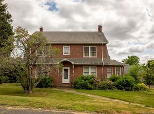 18 Dickerman Ave, Windsor Locks, CT 06096