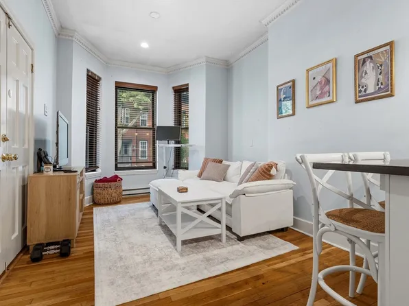 290 K St #2, South Boston, MA 02127