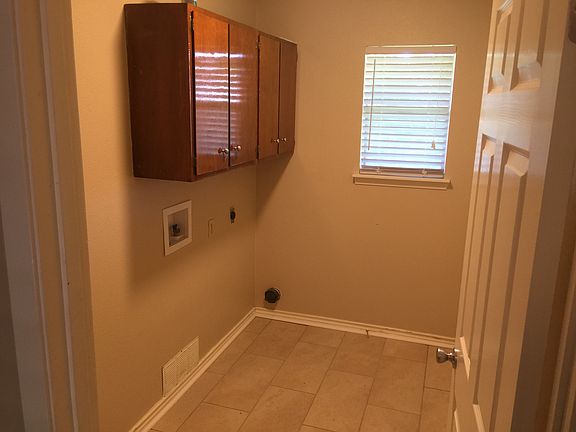 4th image of 8326 Athenian Dr