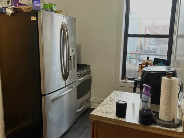 28-14 Crescent Street image 1 of 5