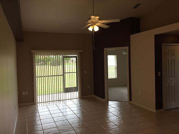 4th image of 4122 SW 7th Pl