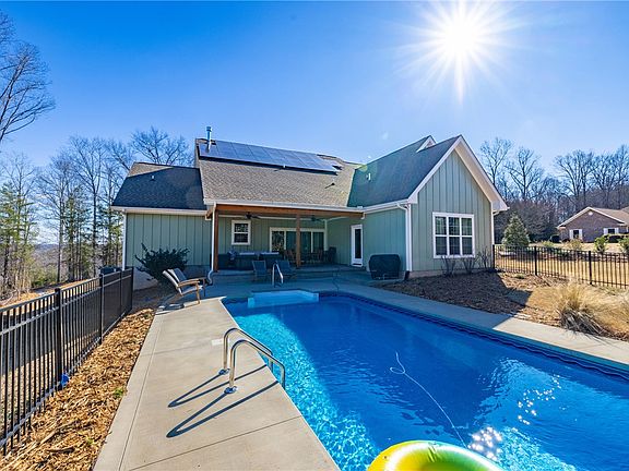 5th image of 113 S Oak Pointe Dr