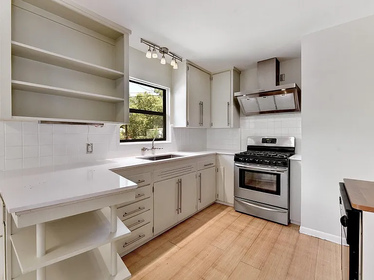 4702 Philco Dr — Photo 4
