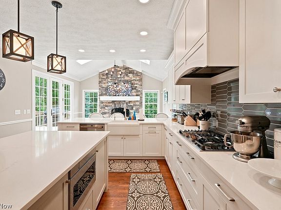5th image of 8320 Woodberry Blvd