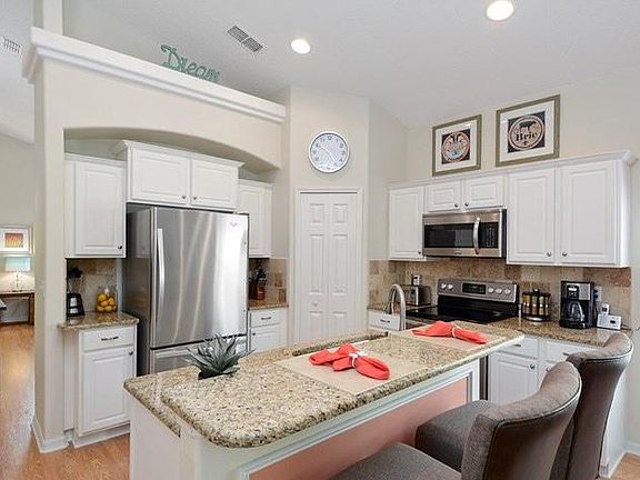 Kitchen bar