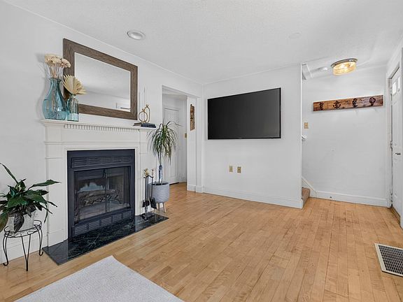 4th image of 4 Rowells Ct Unit C