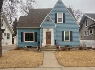 518 W 5th Ave, Mitchell, SD 57301