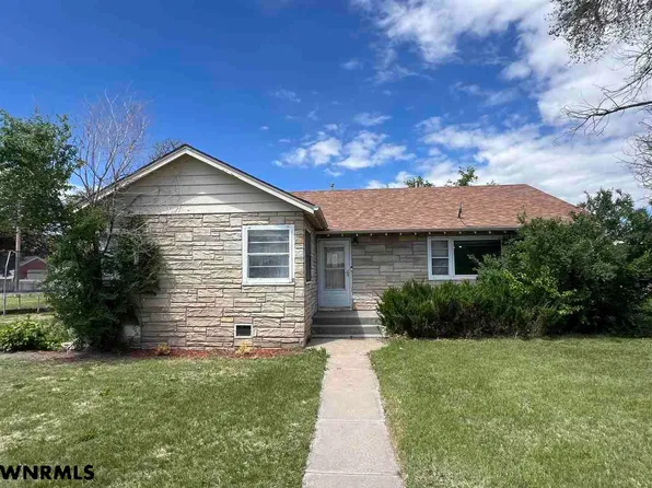 618 E 11th St, Bridgeport, NE 69336